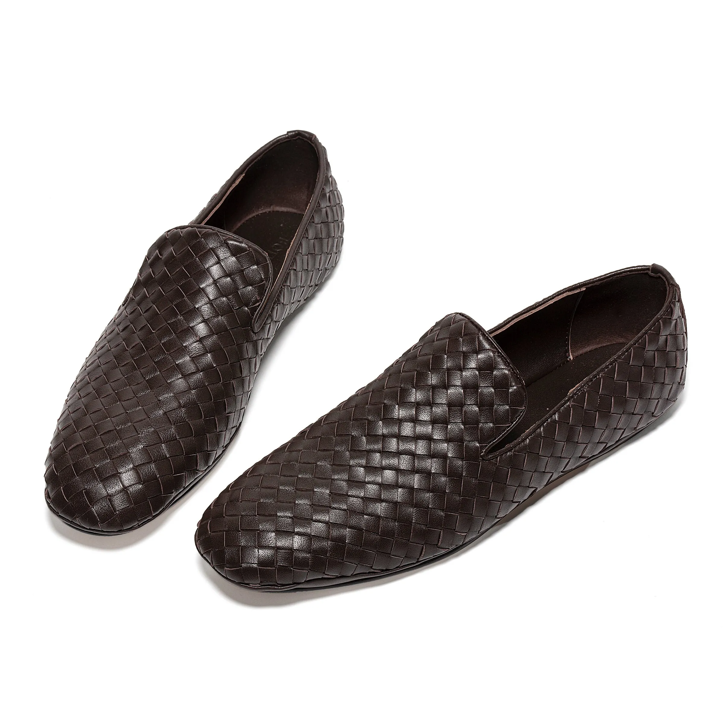 [BV] Top P: 760💰Size for couples: Female 35-39 Male 39--44 (Female 40. Male 38.45.46.47 customization is not returnable) [Note‼ ️] Add 💰 to size 46, add 💰 to size 47. Bottega Veneta's 2025 autumn counter synchronized genuine leather outsole classic woven half-drag couple model Bottega Veneta square toe flat shoes, imported mixed sheepskin, imported sheep! Leather outsole! [Rose][Rose]! Purely hand-woven and operated, the original board is reproduced one-to-one! quality assurance!
